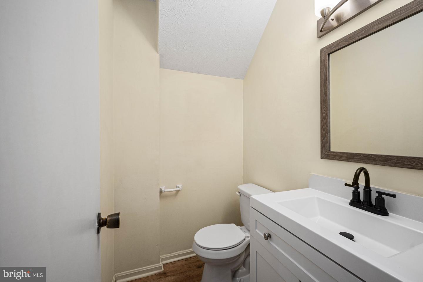 26-A JACKSON AVE, WINCHESTER, Virginia 22601, 4 Bedrooms Bedrooms, ,2 BathroomsBathrooms,Residential,For sale,26-A JACKSON AVE,VAWI2009334 MLS # VAWI2009334 26-A JACKSON AVE, WINCHESTER, Virginia 22601, 4 Bedrooms Bedrooms, ,2 BathroomsBathrooms,Residential,For sale,26-A JACKSON AVE,VAWI2009334 MLS # VAWI2009334