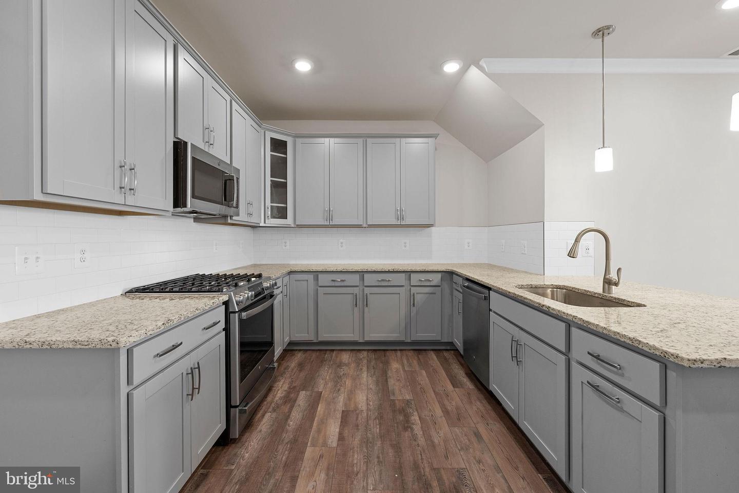 43361 RADFORD DIVIDE TER, ASHBURN, Virginia 20148, 3 Bedrooms Bedrooms, 8 Rooms Rooms,2 BathroomsBathrooms,Residential,For sale,43361 RADFORD DIVIDE TER,VALO2109640 MLS # VALO2109640 43361 RADFORD DIVIDE TER, ASHBURN, Virginia 20148, 3 Bedrooms Bedrooms, 8 Rooms Rooms,2 BathroomsBathrooms,Residential,For sale,43361 RADFORD DIVIDE TER,VALO2109640 MLS # VALO2109640