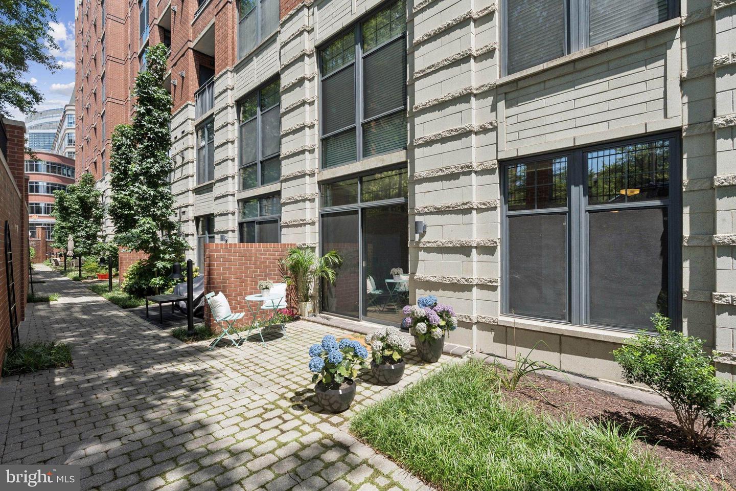 1021 N GARFIELD ST #B39, ARLINGTON, Virginia 22201, 1 Bedroom Bedrooms, ,1 BathroomBathrooms,Residential,For sale,1021 N GARFIELD ST #B39,VAAR2065346 MLS # VAAR2065346 1021 N GARFIELD ST #B39, ARLINGTON, Virginia 22201, 1 Bedroom Bedrooms, ,1 BathroomBathrooms,Residential,For sale,1021 N GARFIELD ST #B39,VAAR2065346 MLS # VAAR2065346