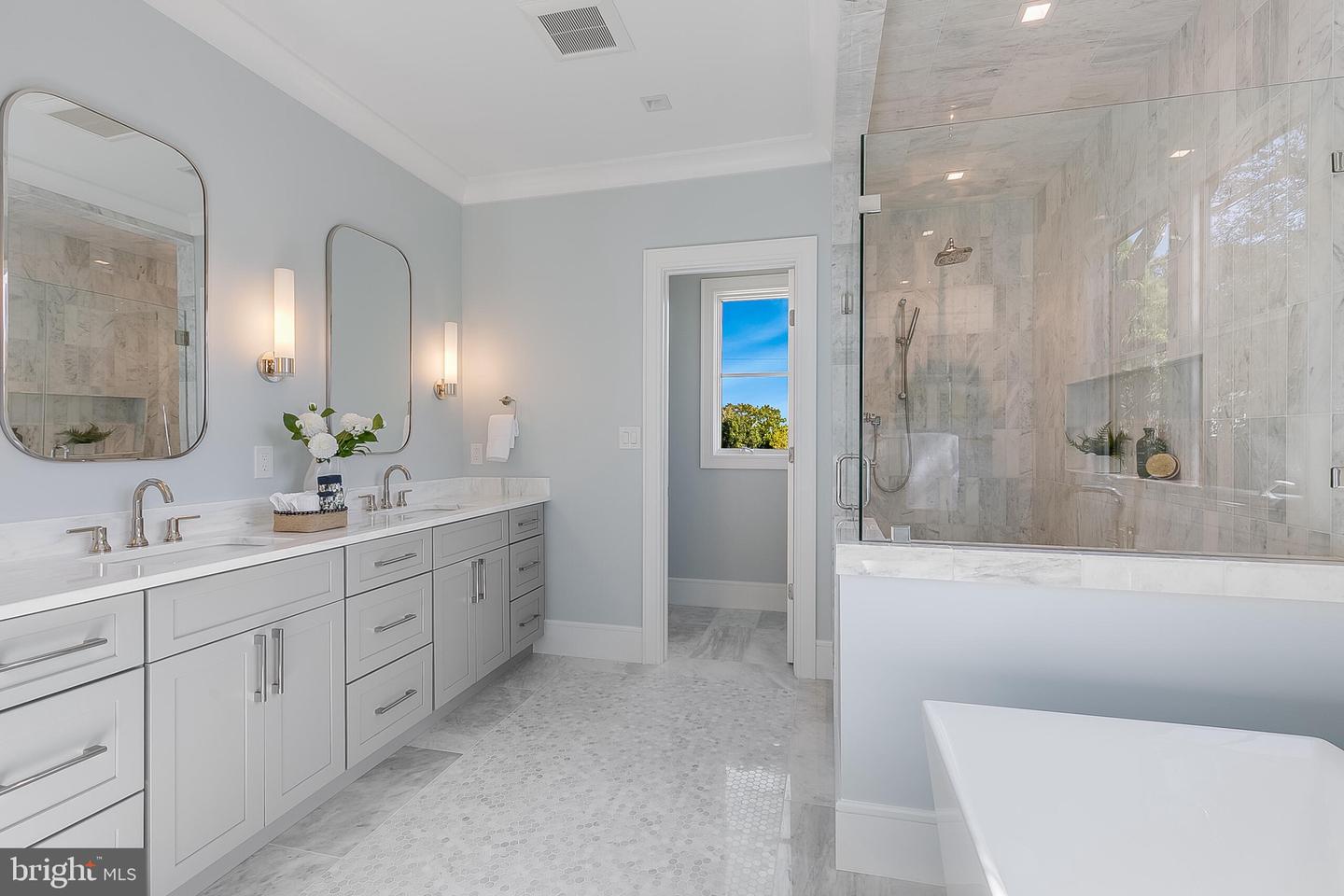 4102 18TH RD N, ARLINGTON, Virginia 22207, 6 Bedrooms Bedrooms, ,6 BathroomsBathrooms,Residential,For sale,4102 18TH RD N,VAAR2058300 MLS # VAAR2058300 4102 18TH RD N, ARLINGTON, Virginia 22207, 6 Bedrooms Bedrooms, ,6 BathroomsBathrooms,Residential,For sale,4102 18TH RD N,VAAR2058300 MLS # VAAR2058300