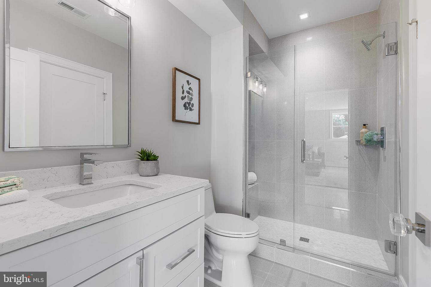 4102 18TH RD N, ARLINGTON, Virginia 22207, 6 Bedrooms Bedrooms, ,6 BathroomsBathrooms,Residential,For sale,4102 18TH RD N,VAAR2058300 MLS # VAAR2058300 4102 18TH RD N, ARLINGTON, Virginia 22207, 6 Bedrooms Bedrooms, ,6 BathroomsBathrooms,Residential,For sale,4102 18TH RD N,VAAR2058300 MLS # VAAR2058300
