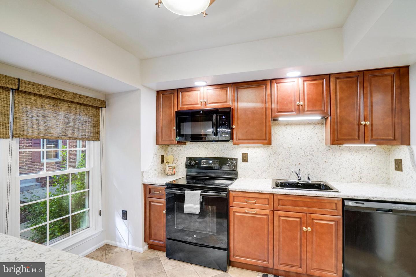2540 S WALTER REED DR #4, ARLINGTON, Virginia 22206, 3 Bedrooms Bedrooms, ,2 BathroomsBathrooms,Residential,For sale,2540 S WALTER REED DR #4,VAAR2061202 MLS # VAAR2061202 2540 S WALTER REED DR #4, ARLINGTON, Virginia 22206, 3 Bedrooms Bedrooms, ,2 BathroomsBathrooms,Residential,For sale,2540 S WALTER REED DR #4,VAAR2061202 MLS # VAAR2061202