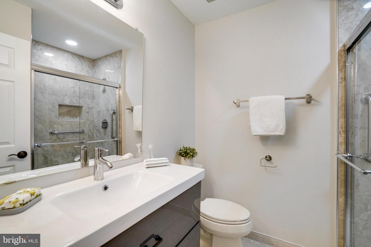 2540 S WALTER REED DR #4, ARLINGTON, Virginia 22206, 3 Bedrooms Bedrooms, ,2 BathroomsBathrooms,Residential,For sale,2540 S WALTER REED DR #4,VAAR2061202 MLS # VAAR2061202 2540 S WALTER REED DR #4, ARLINGTON, Virginia 22206, 3 Bedrooms Bedrooms, ,2 BathroomsBathrooms,Residential,For sale,2540 S WALTER REED DR #4,VAAR2061202 MLS # VAAR2061202