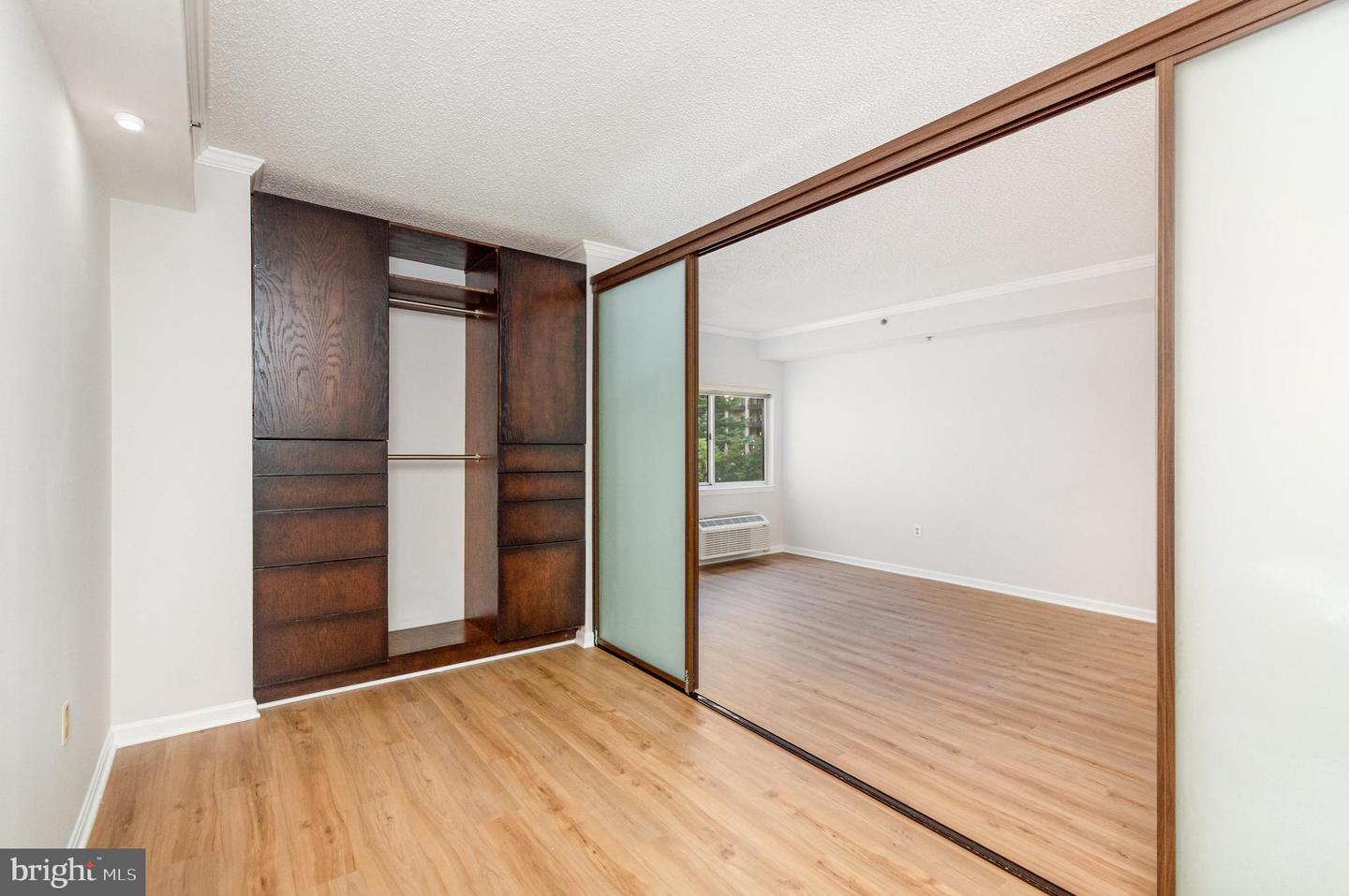 1211 S EADS ST #307, ARLINGTON, Virginia 22202, 1 Bedroom Bedrooms, ,1 BathroomBathrooms,Residential,For sale,1211 S EADS ST #307,VAAR2061694 MLS # VAAR2061694