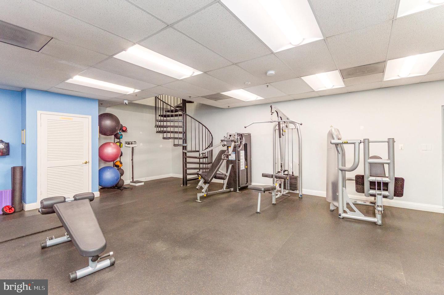 1211 S EADS ST #307, ARLINGTON, Virginia 22202, 1 Bedroom Bedrooms, ,1 BathroomBathrooms,Residential,For sale,1211 S EADS ST #307,VAAR2061694 MLS # VAAR2061694