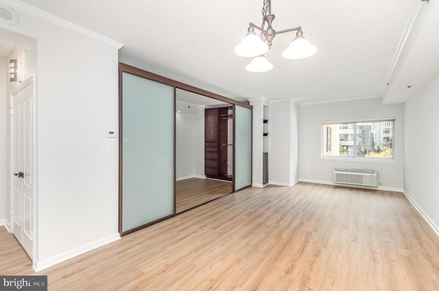 1211 S EADS ST #307, ARLINGTON, Virginia 22202, 1 Bedroom Bedrooms, ,1 BathroomBathrooms,Residential,For sale,1211 S EADS ST #307,VAAR2061694 MLS # VAAR2061694