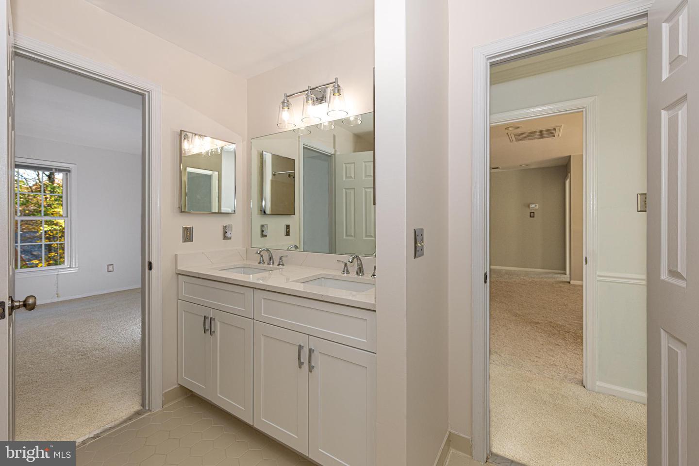 9705 RAMBLING RIDGE CT, FAIRFAX STATION, Virginia 22039, 5 Bedrooms Bedrooms, ,4 BathroomsBathrooms,Residential,For sale,9705 RAMBLING RIDGE CT,VAFX2262738 MLS # VAFX2262738 9705 RAMBLING RIDGE CT, FAIRFAX STATION, Virginia 22039, 5 Bedrooms Bedrooms, ,4 BathroomsBathrooms,Residential,For sale,9705 RAMBLING RIDGE CT,VAFX2262738 MLS # VAFX2262738