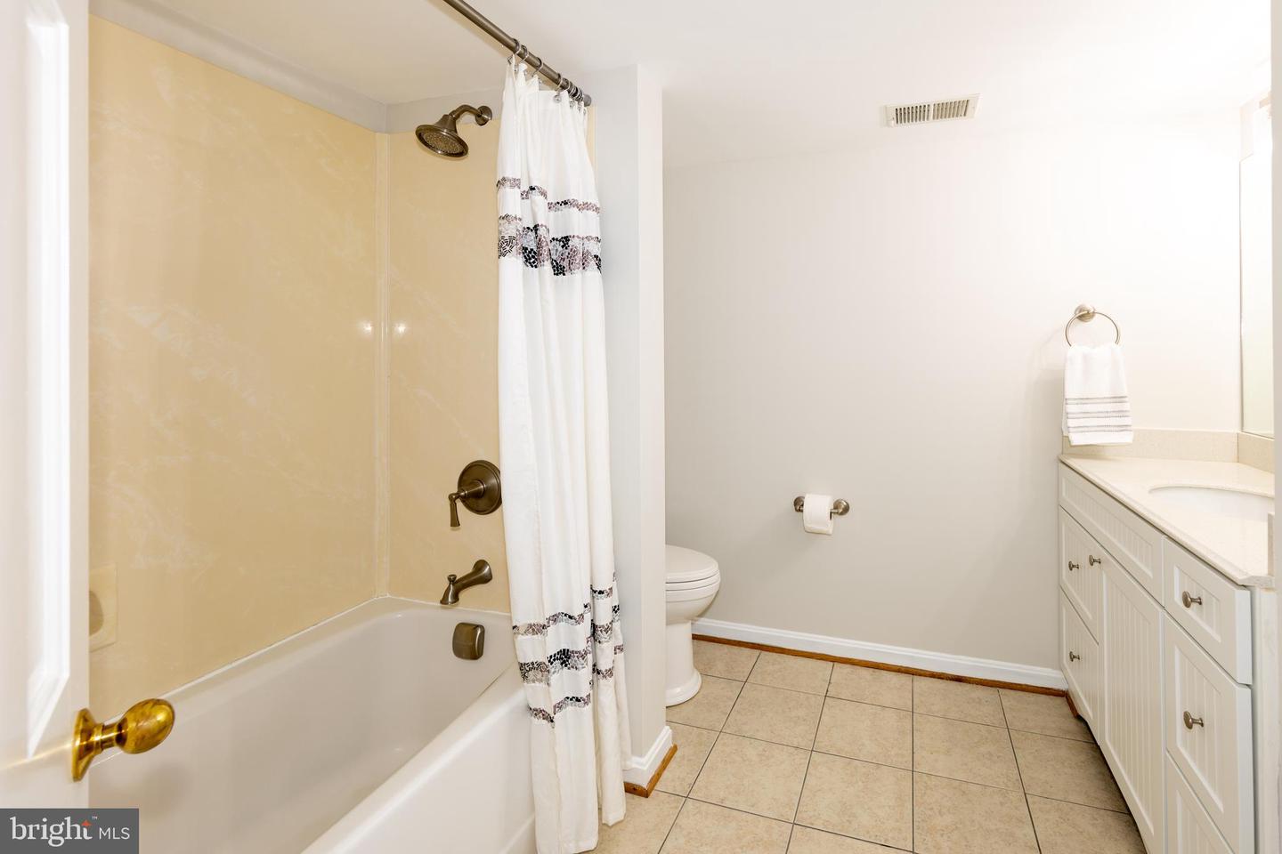 9705 RAMBLING RIDGE CT, FAIRFAX STATION, Virginia 22039, 5 Bedrooms Bedrooms, ,4 BathroomsBathrooms,Residential,For sale,9705 RAMBLING RIDGE CT,VAFX2262738 MLS # VAFX2262738 9705 RAMBLING RIDGE CT, FAIRFAX STATION, Virginia 22039, 5 Bedrooms Bedrooms, ,4 BathroomsBathrooms,Residential,For sale,9705 RAMBLING RIDGE CT,VAFX2262738 MLS # VAFX2262738