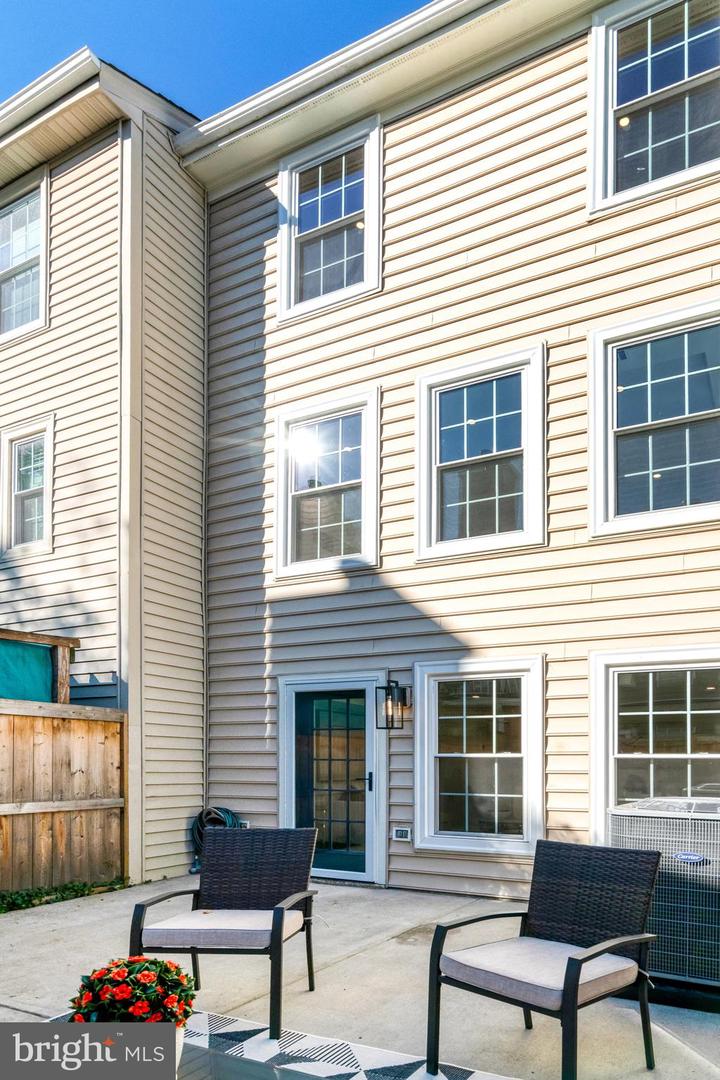 1205 MADISON ST, ALEXANDRIA, Virginia 22314, 2 Bedrooms Bedrooms, ,2 BathroomsBathrooms,Residential,For sale,1205 MADISON ST,VAAX2048566 MLS # VAAX2048566 1205 MADISON ST, ALEXANDRIA, Virginia 22314, 2 Bedrooms Bedrooms, ,2 BathroomsBathrooms,Residential,For sale,1205 MADISON ST,VAAX2048566 MLS # VAAX2048566