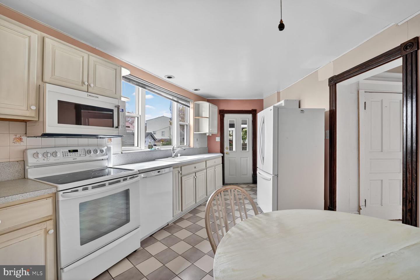 2312 2ND ST S, ARLINGTON, Virginia 22204, 3 Bedrooms Bedrooms, ,1 BathroomBathrooms,Residential,For sale,2312 2ND ST S,VAAR2062914 MLS # VAAR2062914 2312 2ND ST S, ARLINGTON, Virginia 22204, 3 Bedrooms Bedrooms, ,1 BathroomBathrooms,Residential,For sale,2312 2ND ST S,VAAR2062914 MLS # VAAR2062914