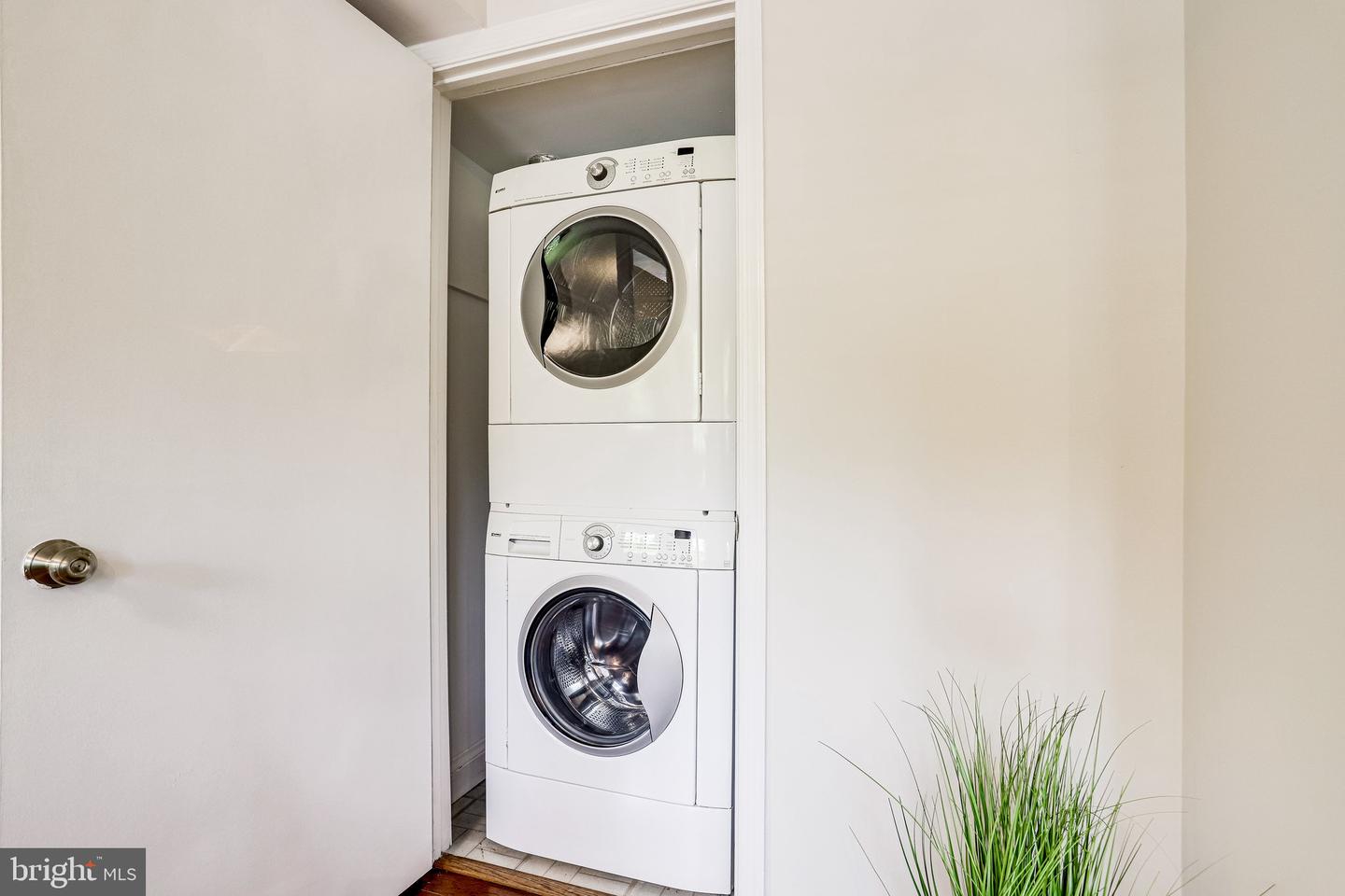 2106 N SCOTT ST #40, ARLINGTON, Virginia 22209, 1 Bedroom Bedrooms, 4 Rooms Rooms,1 BathroomBathrooms,Residential,For sale,2106 N SCOTT ST #40,VAAR2062776 MLS # VAAR2062776 2106 N SCOTT ST #40, ARLINGTON, Virginia 22209, 1 Bedroom Bedrooms, 4 Rooms Rooms,1 BathroomBathrooms,Residential,For sale,2106 N SCOTT ST #40,VAAR2062776 MLS # VAAR2062776