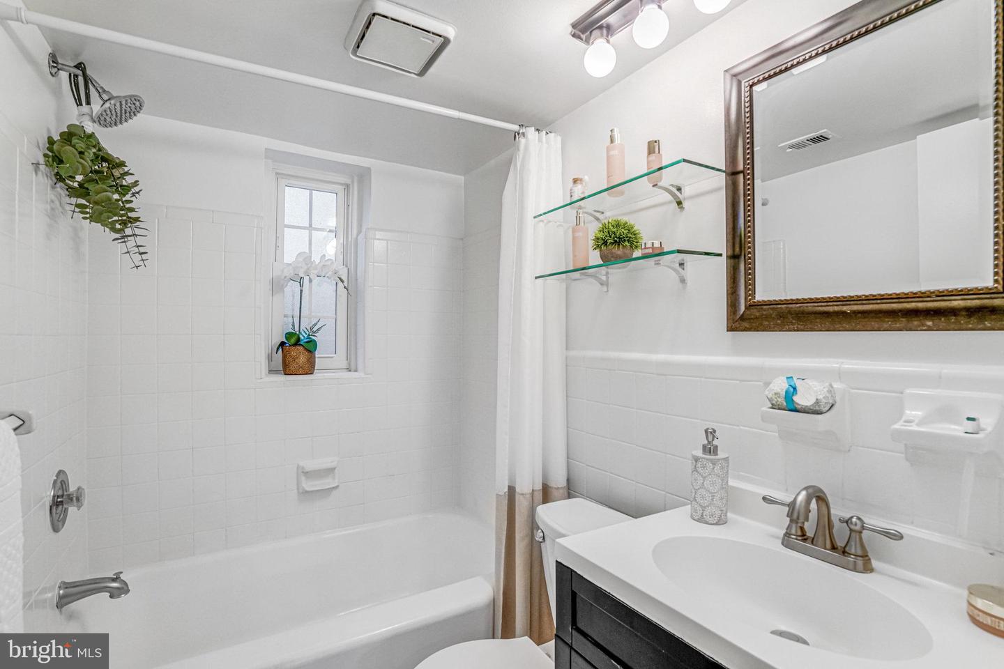 2106 N SCOTT ST #40, ARLINGTON, Virginia 22209, 1 Bedroom Bedrooms, 4 Rooms Rooms,1 BathroomBathrooms,Residential,For sale,2106 N SCOTT ST #40,VAAR2062776 MLS # VAAR2062776 2106 N SCOTT ST #40, ARLINGTON, Virginia 22209, 1 Bedroom Bedrooms, 4 Rooms Rooms,1 BathroomBathrooms,Residential,For sale,2106 N SCOTT ST #40,VAAR2062776 MLS # VAAR2062776