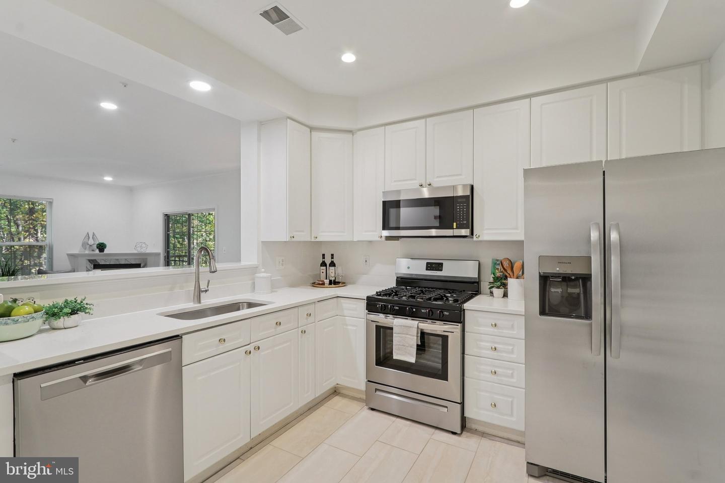 6610-F NETTIES LN #27F, ALEXANDRIA, Virginia 22315, 3 Bedrooms Bedrooms, ,2 BathroomsBathrooms,Residential,For sale,6610-F NETTIES LN #27F,VAFX2264044 MLS # VAFX2264044 6610-F NETTIES LN #27F, ALEXANDRIA, Virginia 22315, 3 Bedrooms Bedrooms, ,2 BathroomsBathrooms,Residential,For sale,6610-F NETTIES LN #27F,VAFX2264044 MLS # VAFX2264044