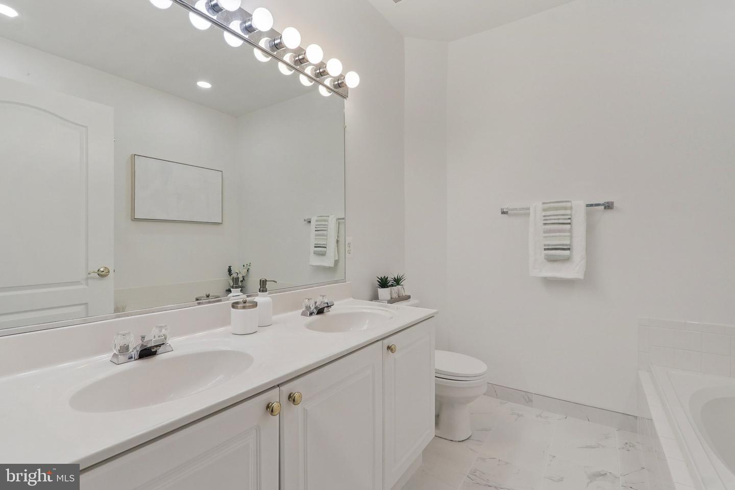 6610-F NETTIES LN #27F, ALEXANDRIA, Virginia 22315, 3 Bedrooms Bedrooms, ,2 BathroomsBathrooms,Residential,For sale,6610-F NETTIES LN #27F,VAFX2264044 MLS # VAFX2264044 6610-F NETTIES LN #27F, ALEXANDRIA, Virginia 22315, 3 Bedrooms Bedrooms, ,2 BathroomsBathrooms,Residential,For sale,6610-F NETTIES LN #27F,VAFX2264044 MLS # VAFX2264044