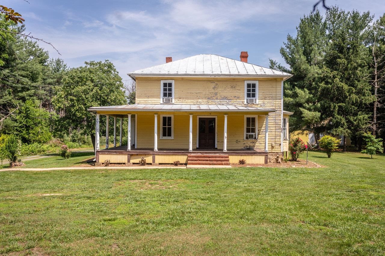 98 COTTONWOOD AVE, GROTTOES, Virginia 24441, 5 Bedrooms Bedrooms, ,1 BathroomBathrooms,Residential,98 COTTONWOOD AVE,670415 MLS # 670415 98 COTTONWOOD AVE, GROTTOES, Virginia 24441, 5 Bedrooms Bedrooms, ,1 BathroomBathrooms,Residential,98 COTTONWOOD AVE,670415 MLS # 670415