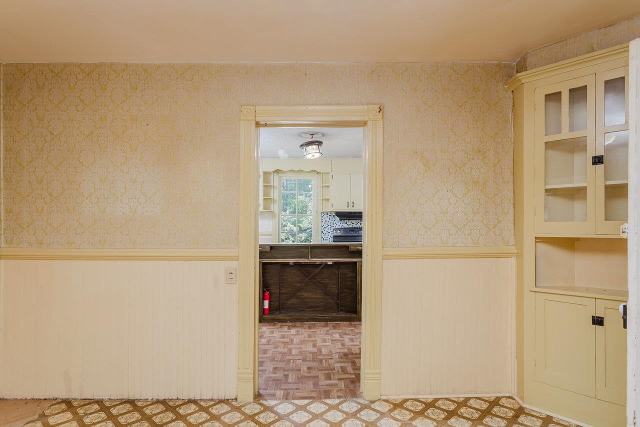 98 COTTONWOOD AVE, GROTTOES, Virginia 24441, 5 Bedrooms Bedrooms, ,1 BathroomBathrooms,Residential,98 COTTONWOOD AVE,670415 MLS # 670415 98 COTTONWOOD AVE, GROTTOES, Virginia 24441, 5 Bedrooms Bedrooms, ,1 BathroomBathrooms,Residential,98 COTTONWOOD AVE,670415 MLS # 670415