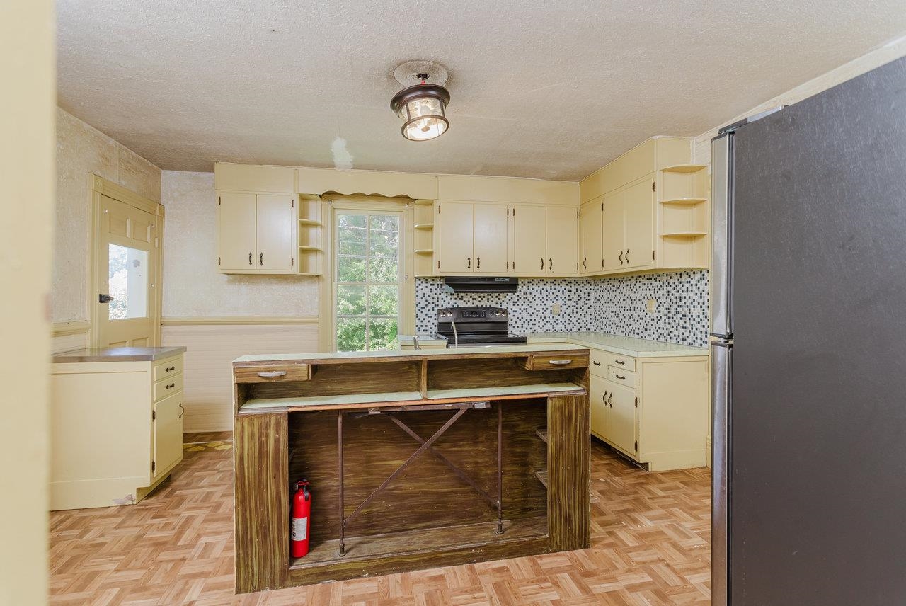 98 COTTONWOOD AVE, GROTTOES, Virginia 24441, 5 Bedrooms Bedrooms, ,1 BathroomBathrooms,Residential,98 COTTONWOOD AVE,670415 MLS # 670415 98 COTTONWOOD AVE, GROTTOES, Virginia 24441, 5 Bedrooms Bedrooms, ,1 BathroomBathrooms,Residential,98 COTTONWOOD AVE,670415 MLS # 670415
