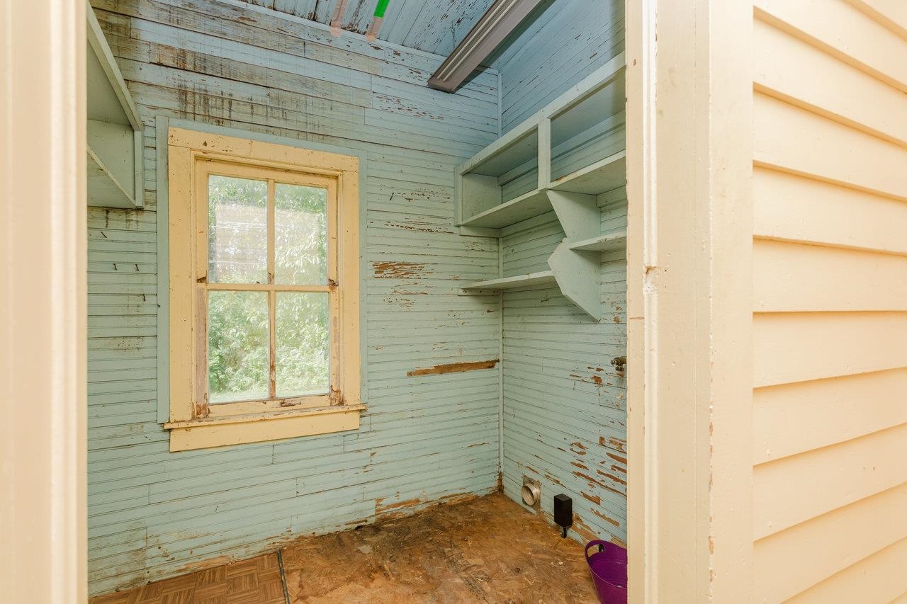 98 COTTONWOOD AVE, GROTTOES, Virginia 24441, 5 Bedrooms Bedrooms, ,1 BathroomBathrooms,Residential,98 COTTONWOOD AVE,670415 MLS # 670415 98 COTTONWOOD AVE, GROTTOES, Virginia 24441, 5 Bedrooms Bedrooms, ,1 BathroomBathrooms,Residential,98 COTTONWOOD AVE,670415 MLS # 670415