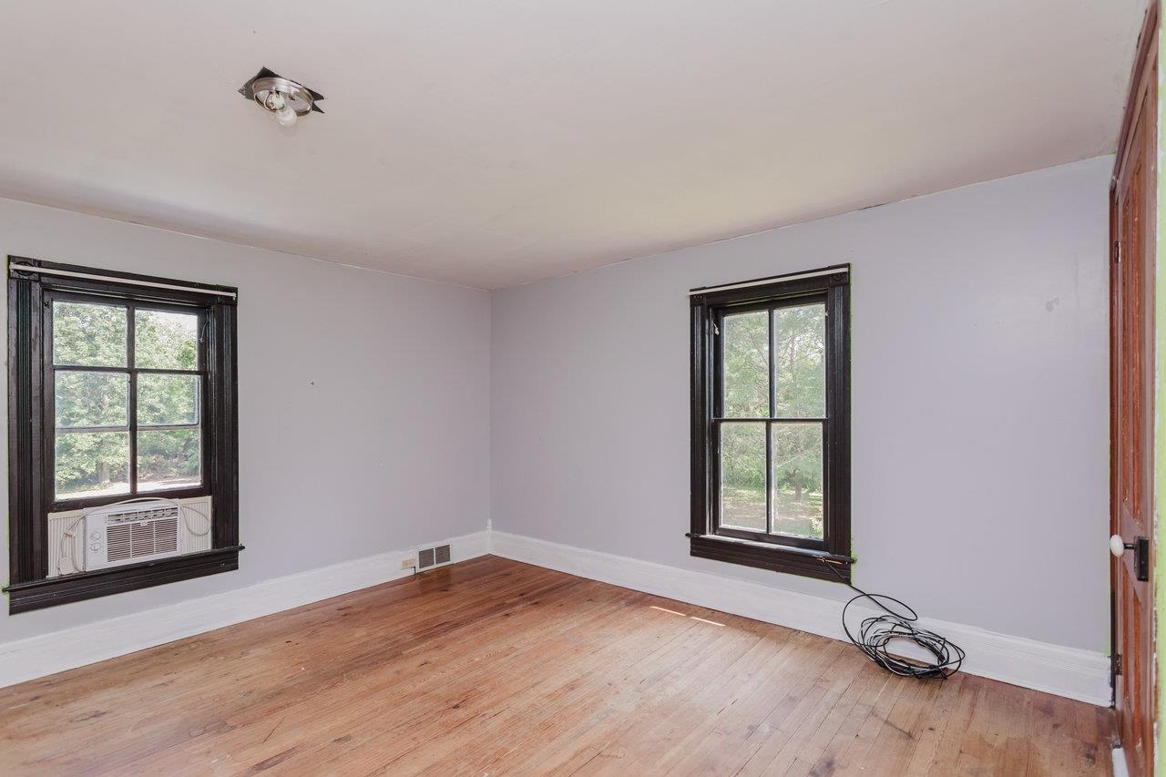 98 COTTONWOOD AVE, GROTTOES, Virginia 24441, 5 Bedrooms Bedrooms, ,1 BathroomBathrooms,Residential,98 COTTONWOOD AVE,670415 MLS # 670415 98 COTTONWOOD AVE, GROTTOES, Virginia 24441, 5 Bedrooms Bedrooms, ,1 BathroomBathrooms,Residential,98 COTTONWOOD AVE,670415 MLS # 670415