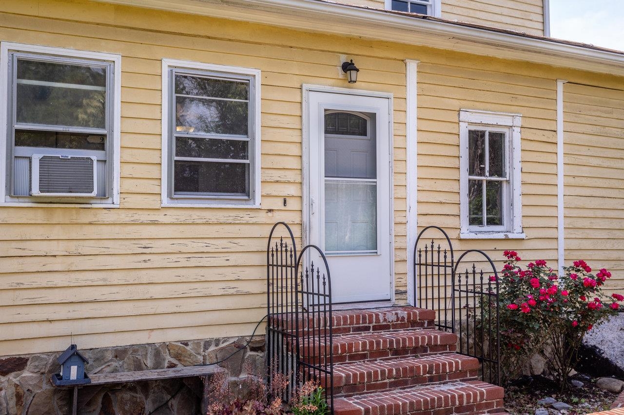 98 COTTONWOOD AVE, GROTTOES, Virginia 24441, 5 Bedrooms Bedrooms, ,1 BathroomBathrooms,Residential,98 COTTONWOOD AVE,670415 MLS # 670415 98 COTTONWOOD AVE, GROTTOES, Virginia 24441, 5 Bedrooms Bedrooms, ,1 BathroomBathrooms,Residential,98 COTTONWOOD AVE,670415 MLS # 670415