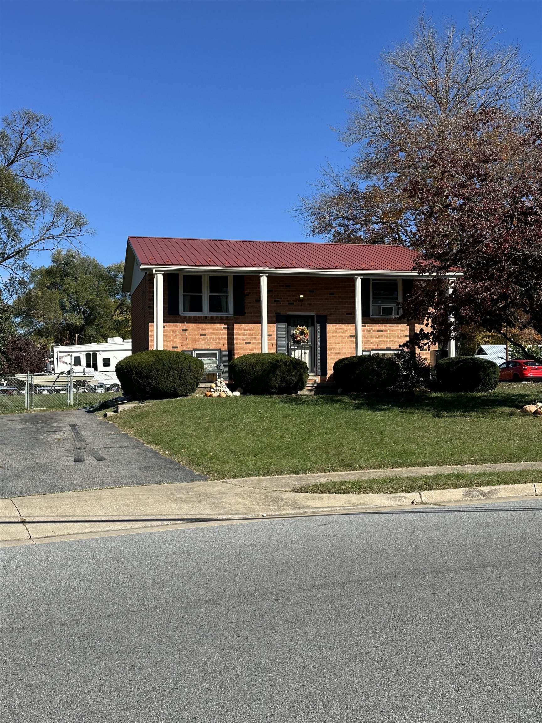 720 SHENANDOAH AVE, WAYNESBORO, Virginia 22980, 4 Bedrooms Bedrooms, ,2 BathroomsBathrooms,Residential,720 SHENANDOAH AVE,670418 MLS # 670418 720 SHENANDOAH AVE, WAYNESBORO, Virginia 22980, 4 Bedrooms Bedrooms, ,2 BathroomsBathrooms,Residential,720 SHENANDOAH AVE,670418 MLS # 670418