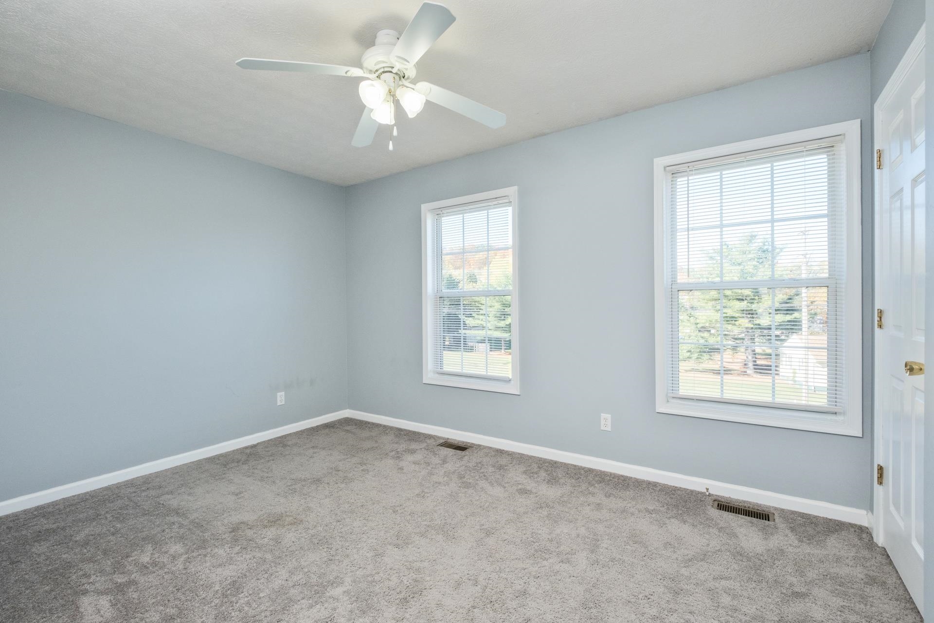2217 RESERVOIR ST, HARRISONBURG, Virginia 22801, 2 Bedrooms Bedrooms, ,2 BathroomsBathrooms,Residential,Stutzman,2217 RESERVOIR ST,670432 MLS # 670432 2217 RESERVOIR ST, HARRISONBURG, Virginia 22801, 2 Bedrooms Bedrooms, ,2 BathroomsBathrooms,Residential,Stutzman,2217 RESERVOIR ST,670432 MLS # 670432