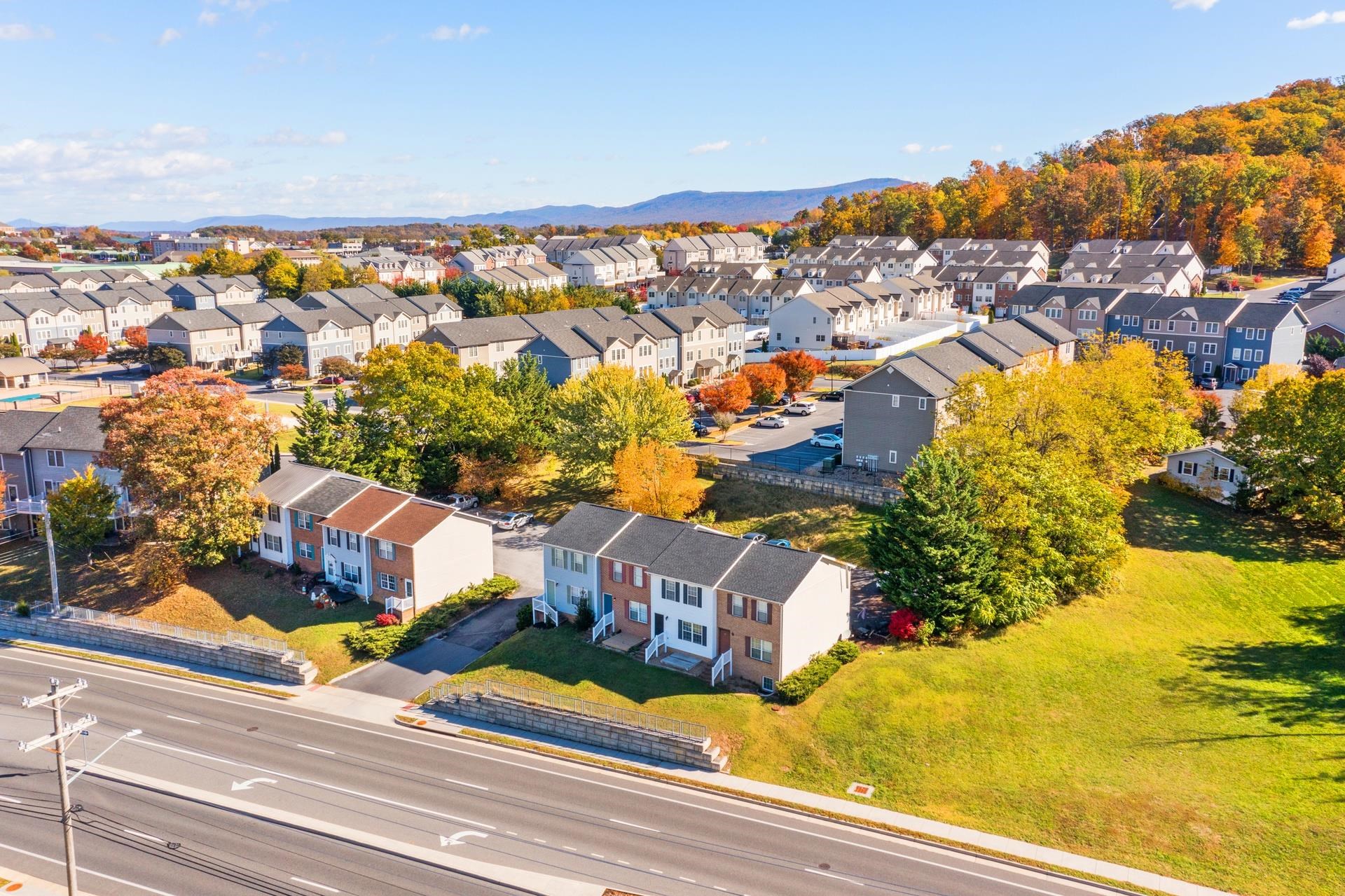 2217 RESERVOIR ST, HARRISONBURG, Virginia 22801, 2 Bedrooms Bedrooms, ,2 BathroomsBathrooms,Residential,Stutzman,2217 RESERVOIR ST,670432 MLS # 670432 2217 RESERVOIR ST, HARRISONBURG, Virginia 22801, 2 Bedrooms Bedrooms, ,2 BathroomsBathrooms,Residential,Stutzman,2217 RESERVOIR ST,670432 MLS # 670432