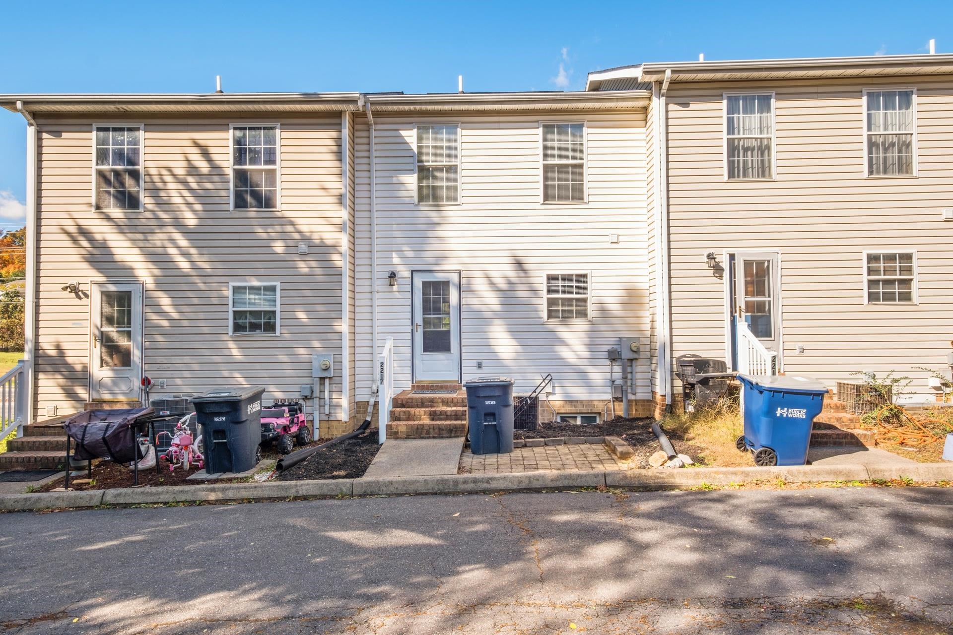 2217 RESERVOIR ST, HARRISONBURG, Virginia 22801, 2 Bedrooms Bedrooms, ,2 BathroomsBathrooms,Residential,Stutzman,2217 RESERVOIR ST,670432 MLS # 670432 2217 RESERVOIR ST, HARRISONBURG, Virginia 22801, 2 Bedrooms Bedrooms, ,2 BathroomsBathrooms,Residential,Stutzman,2217 RESERVOIR ST,670432 MLS # 670432