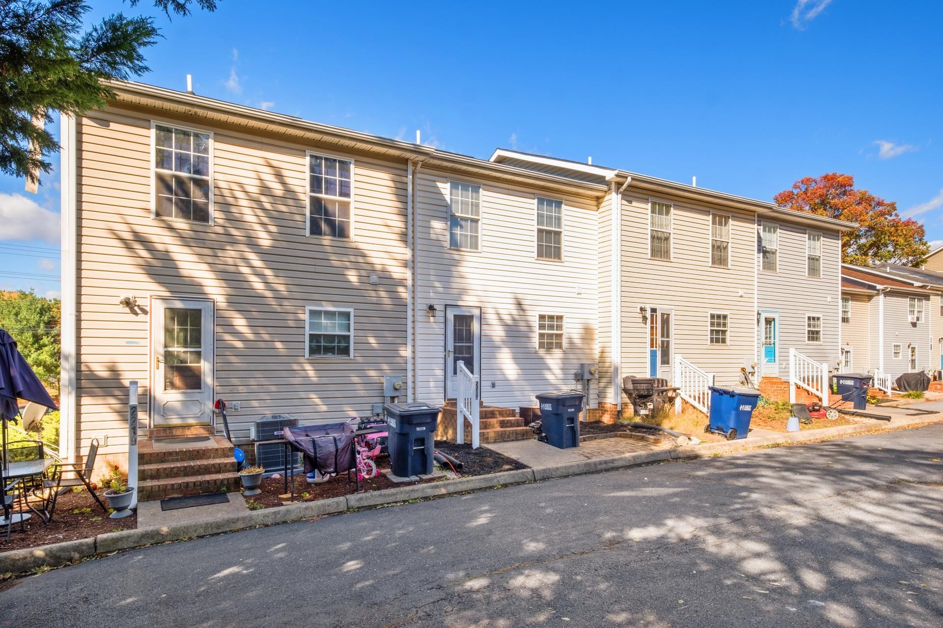 2217 RESERVOIR ST, HARRISONBURG, Virginia 22801, 2 Bedrooms Bedrooms, ,2 BathroomsBathrooms,Residential,Stutzman,2217 RESERVOIR ST,670432 MLS # 670432 2217 RESERVOIR ST, HARRISONBURG, Virginia 22801, 2 Bedrooms Bedrooms, ,2 BathroomsBathrooms,Residential,Stutzman,2217 RESERVOIR ST,670432 MLS # 670432