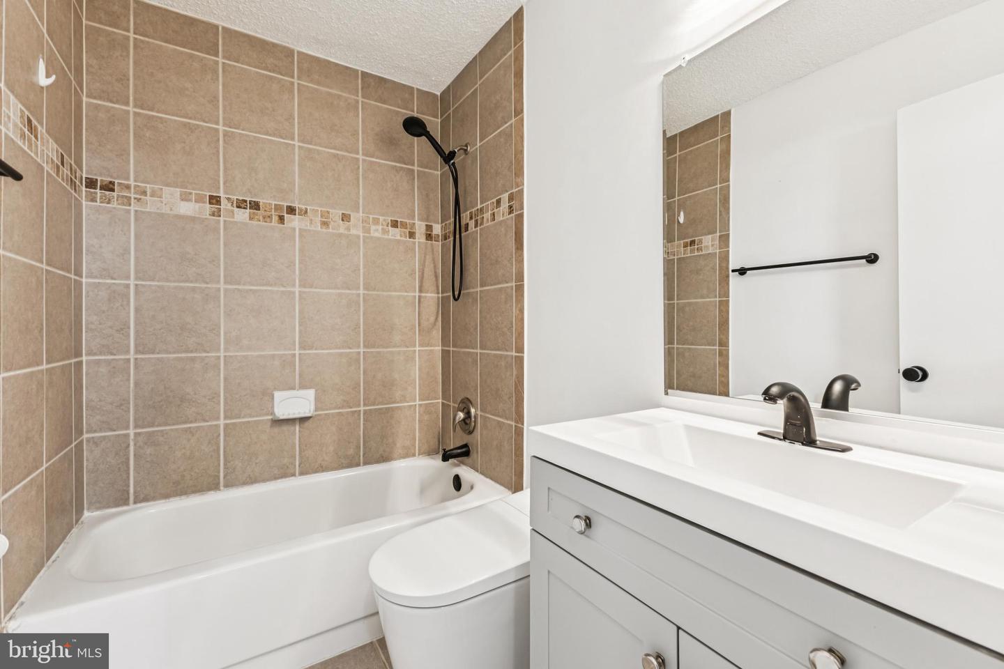 6006-F CURTIER DR #F, ALEXANDRIA, Virginia 22310, 2 Bedrooms Bedrooms, ,2 BathroomsBathrooms,Residential,For sale,6006-F CURTIER DR #F,VAFX2267152 MLS # VAFX2267152 6006-F CURTIER DR #F, ALEXANDRIA, Virginia 22310, 2 Bedrooms Bedrooms, ,2 BathroomsBathrooms,Residential,For sale,6006-F CURTIER DR #F,VAFX2267152 MLS # VAFX2267152