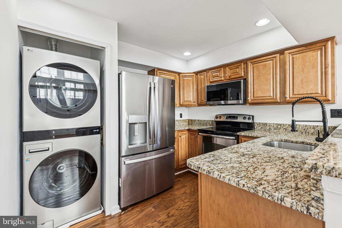 6006-F CURTIER DR #F, ALEXANDRIA, Virginia 22310, 2 Bedrooms Bedrooms, ,2 BathroomsBathrooms,Residential,For sale,6006-F CURTIER DR #F,VAFX2267152 MLS # VAFX2267152 6006-F CURTIER DR #F, ALEXANDRIA, Virginia 22310, 2 Bedrooms Bedrooms, ,2 BathroomsBathrooms,Residential,For sale,6006-F CURTIER DR #F,VAFX2267152 MLS # VAFX2267152