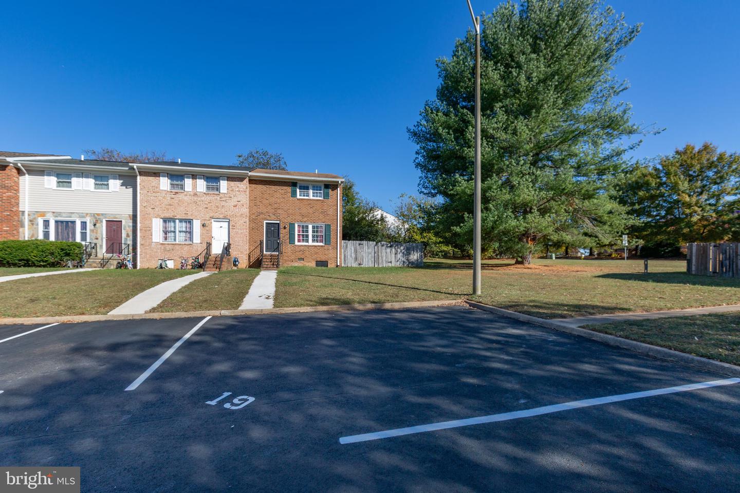 19 COVENTRY CT, FREDERICKSBURG, Virginia 22405, 3 Bedrooms Bedrooms, ,1 BathroomBathrooms,Residential,For sale,19 COVENTRY CT,VAST2042704 MLS # VAST2042704 19 COVENTRY CT, FREDERICKSBURG, Virginia 22405, 3 Bedrooms Bedrooms, ,1 BathroomBathrooms,Residential,For sale,19 COVENTRY CT,VAST2042704 MLS # VAST2042704