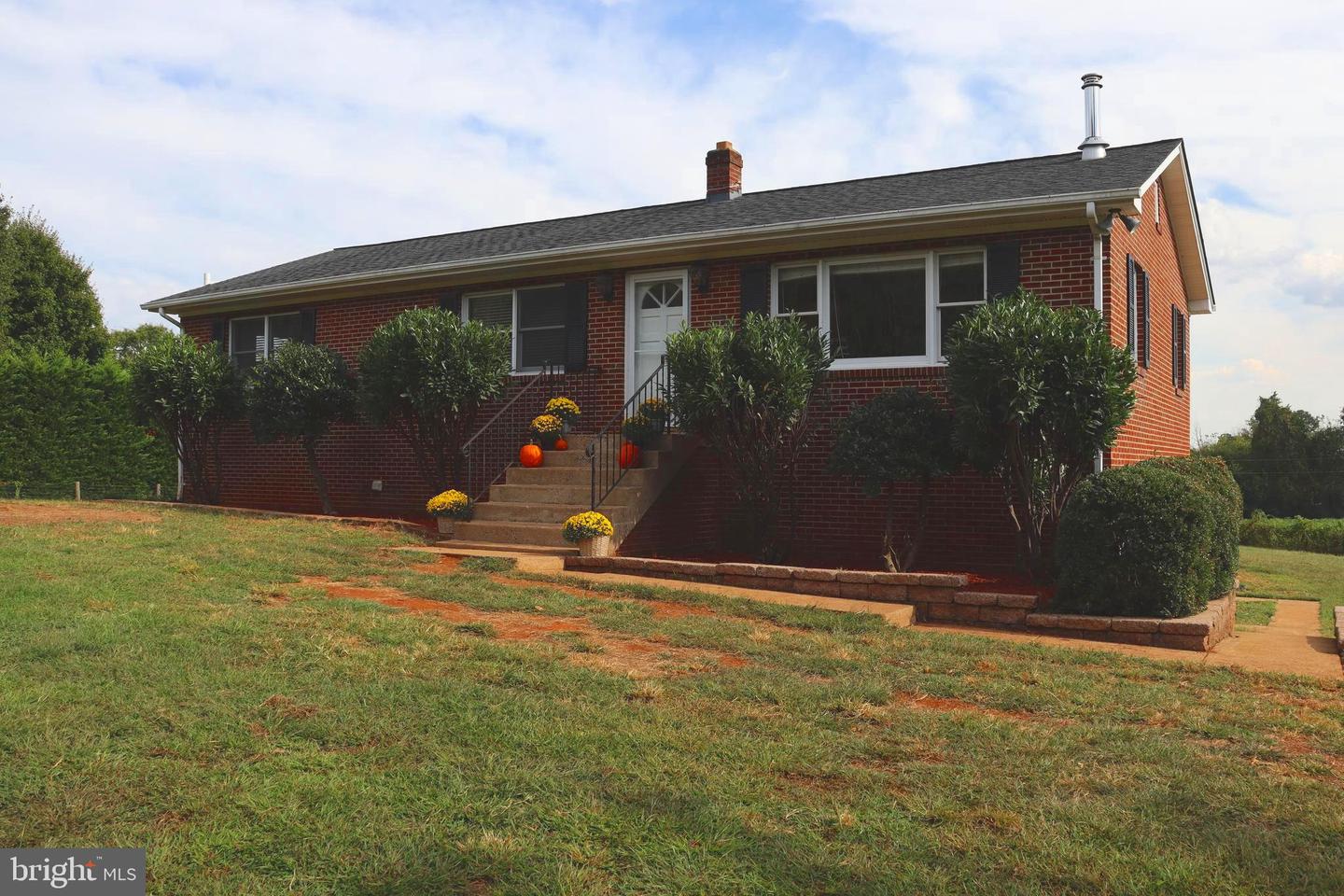 5621 OLD AUBURN RD, WARRENTON, Virginia 20187, 4 Bedrooms Bedrooms, ,2 BathroomsBathrooms,Residential,For sale,5621 OLD AUBURN RD,VAFQ2018316 MLS # VAFQ2018316 5621 OLD AUBURN RD, WARRENTON, Virginia 20187, 4 Bedrooms Bedrooms, ,2 BathroomsBathrooms,Residential,For sale,5621 OLD AUBURN RD,VAFQ2018316 MLS # VAFQ2018316