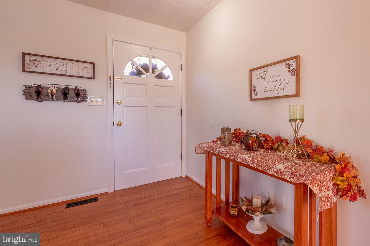 5621 OLD AUBURN RD, WARRENTON, Virginia 20187, 4 Bedrooms Bedrooms, ,2 BathroomsBathrooms,Residential,For sale,5621 OLD AUBURN RD,VAFQ2018316 MLS # VAFQ2018316 5621 OLD AUBURN RD, WARRENTON, Virginia 20187, 4 Bedrooms Bedrooms, ,2 BathroomsBathrooms,Residential,For sale,5621 OLD AUBURN RD,VAFQ2018316 MLS # VAFQ2018316