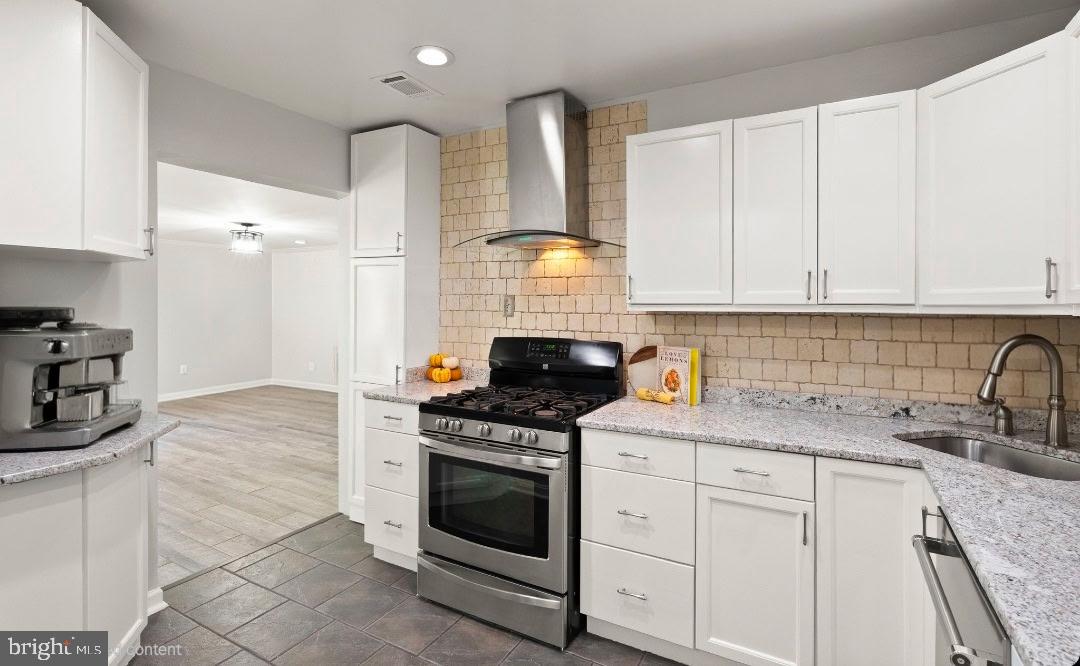 4006 NOVAR DR, CHANTILLY, Virginia 20151, 4 Bedrooms Bedrooms, ,2 BathroomsBathrooms,Residential,For sale,4006 NOVAR DR,VAFX2268096 MLS # VAFX2268096