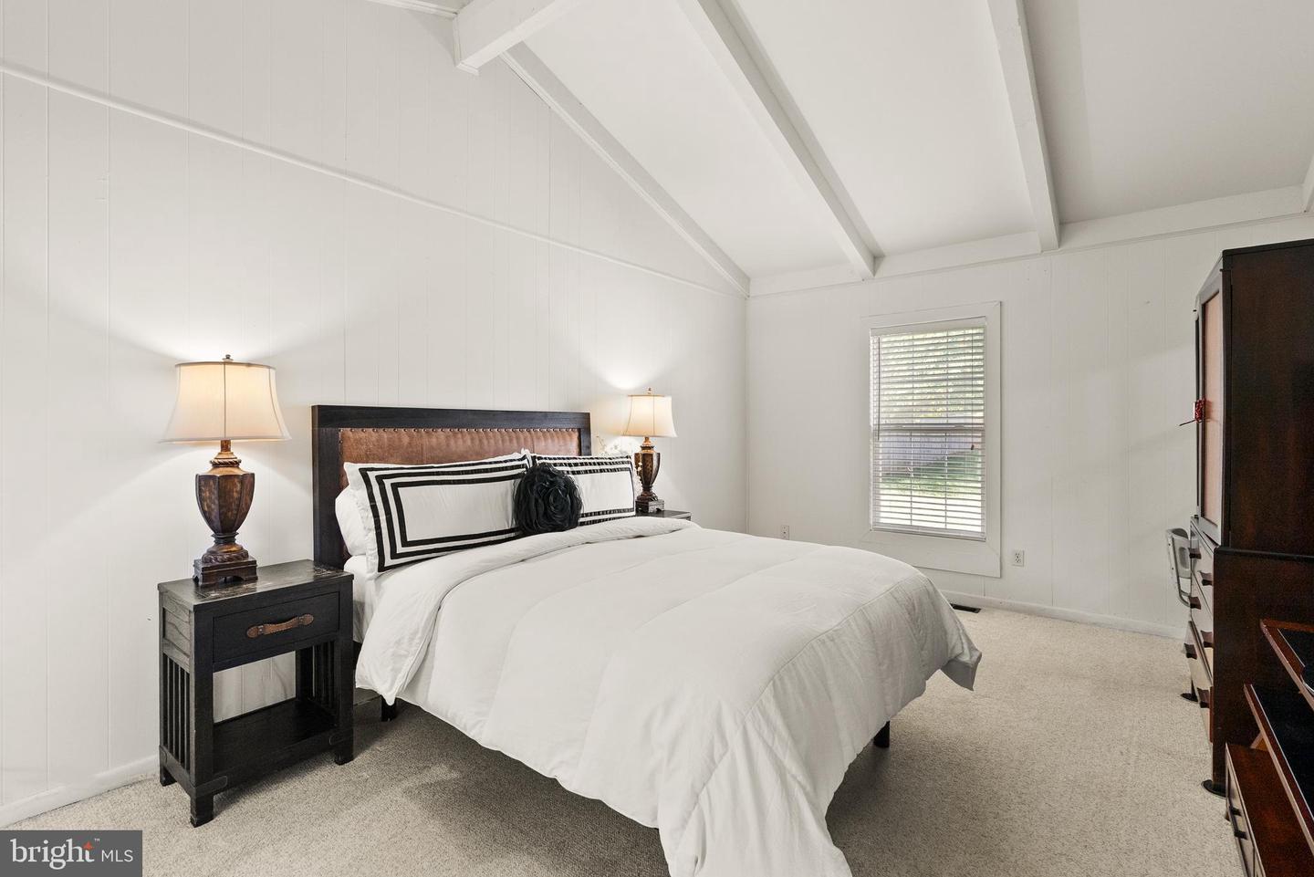 4006 NOVAR DR, CHANTILLY, Virginia 20151, 4 Bedrooms Bedrooms, ,2 BathroomsBathrooms,Residential,For sale,4006 NOVAR DR,VAFX2268096 MLS # VAFX2268096