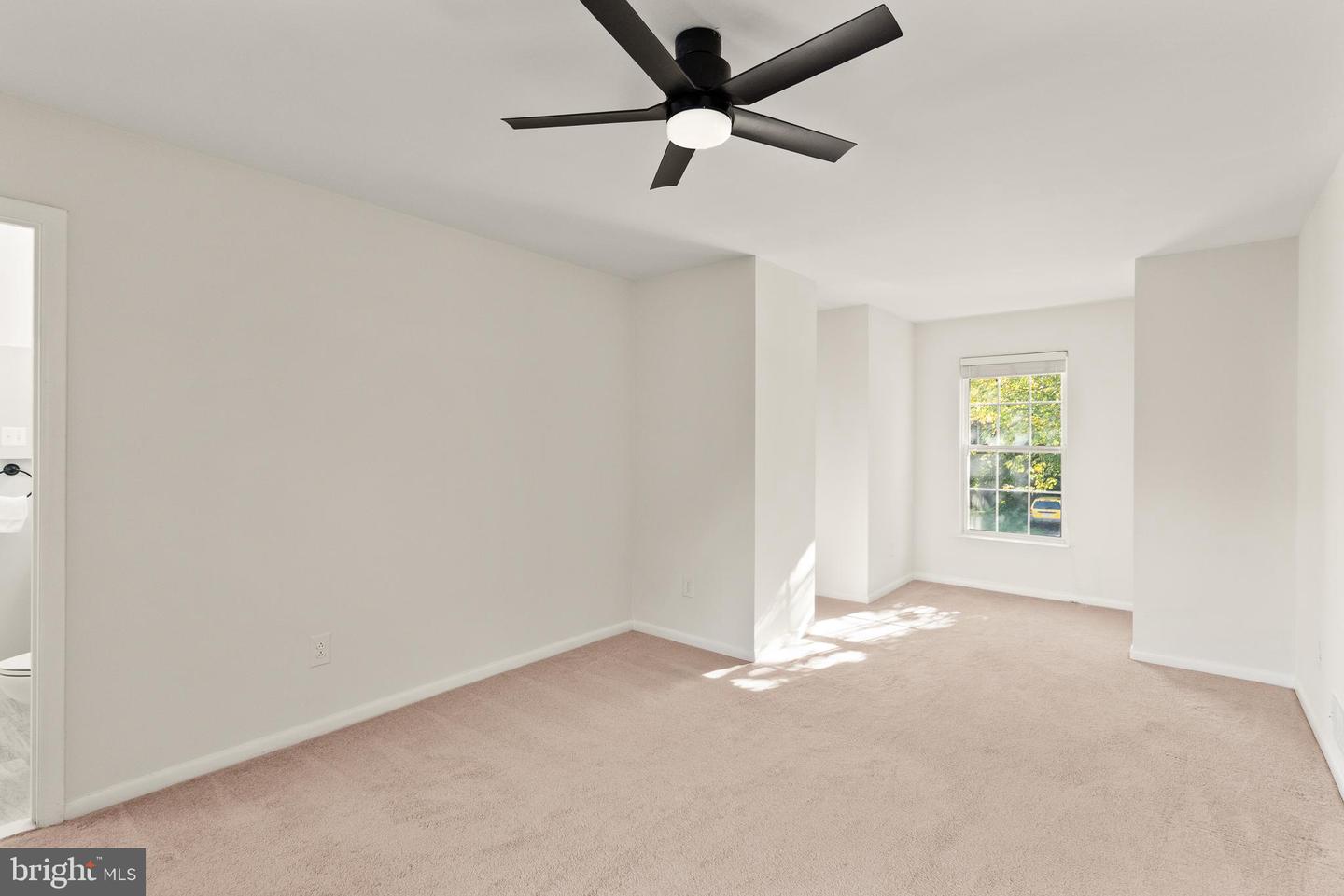 4006 NOVAR DR, CHANTILLY, Virginia 20151, 4 Bedrooms Bedrooms, ,2 BathroomsBathrooms,Residential,For sale,4006 NOVAR DR,VAFX2268096 MLS # VAFX2268096