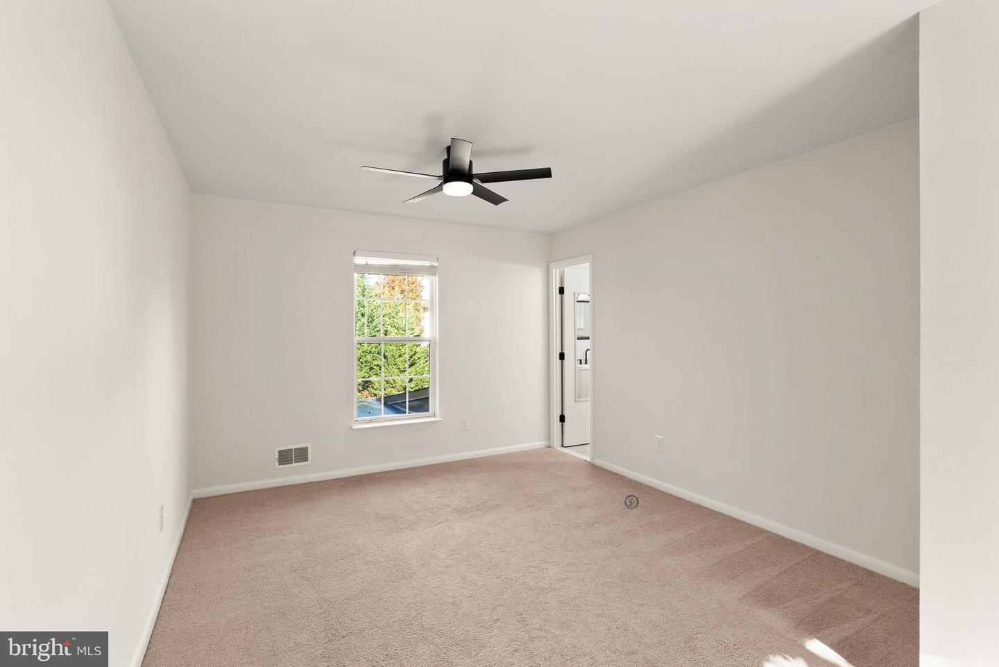 4006 NOVAR DR, CHANTILLY, Virginia 20151, 4 Bedrooms Bedrooms, ,2 BathroomsBathrooms,Residential,For sale,4006 NOVAR DR,VAFX2268096 MLS # VAFX2268096