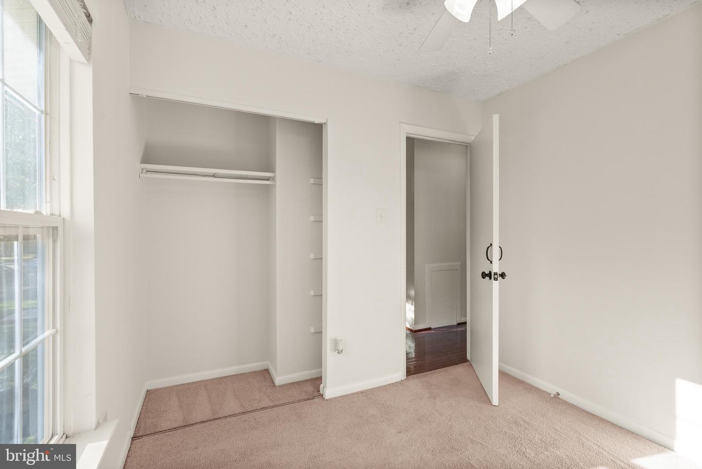 4006 NOVAR DR, CHANTILLY, Virginia 20151, 4 Bedrooms Bedrooms, ,2 BathroomsBathrooms,Residential,For sale,4006 NOVAR DR,VAFX2268096 MLS # VAFX2268096