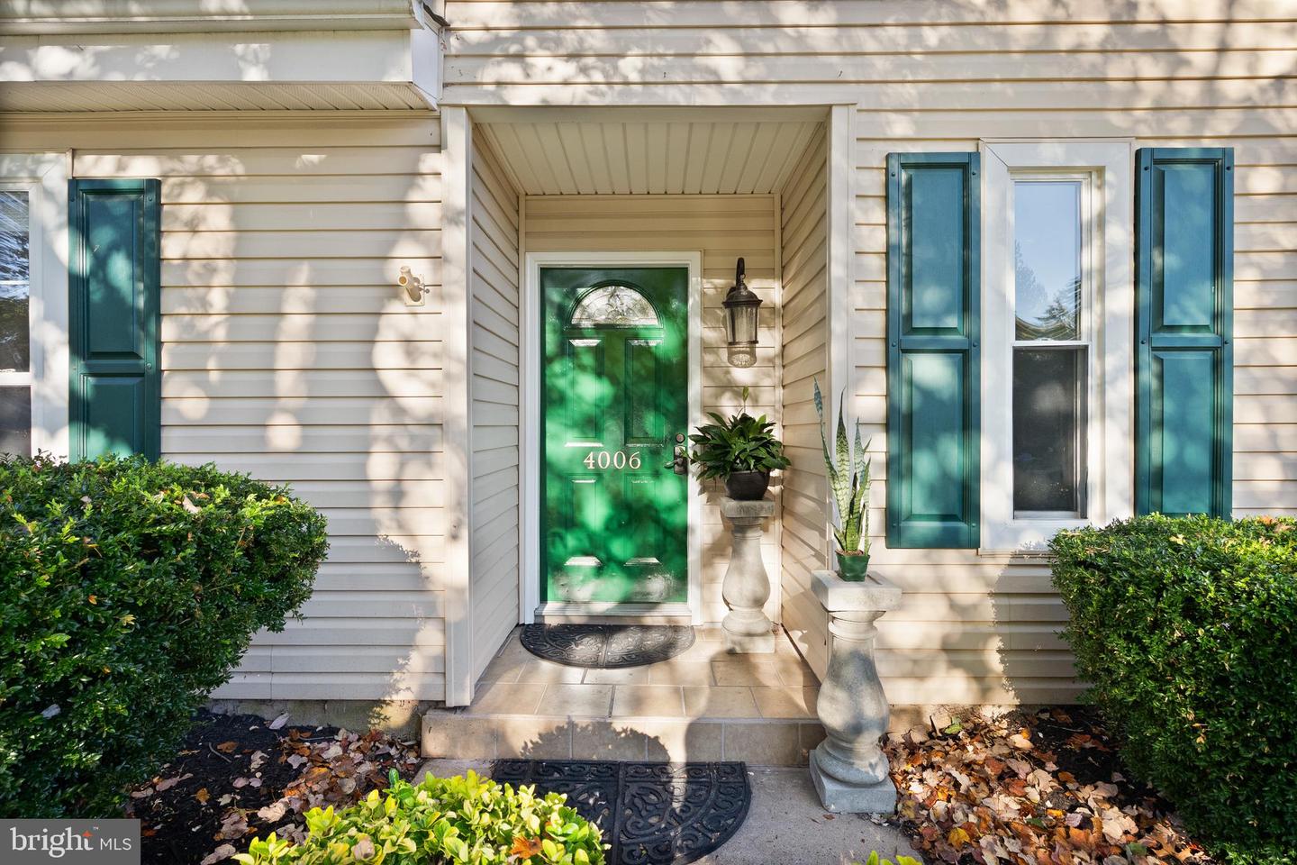 4006 NOVAR DR, CHANTILLY, Virginia 20151, 4 Bedrooms Bedrooms, ,2 BathroomsBathrooms,Residential,For sale,4006 NOVAR DR,VAFX2268096 MLS # VAFX2268096