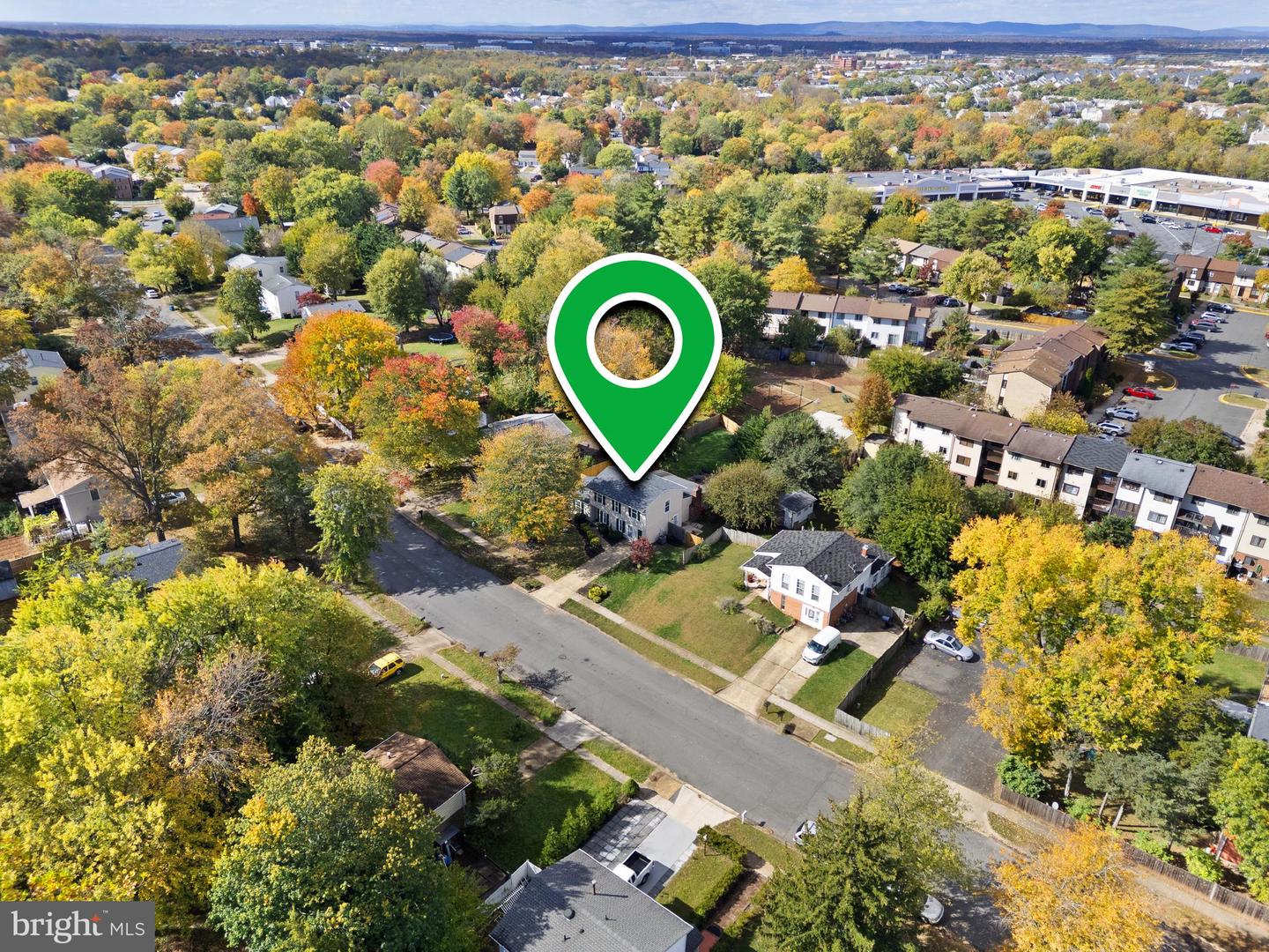 4006 NOVAR DR, CHANTILLY, Virginia 20151, 4 Bedrooms Bedrooms, ,2 BathroomsBathrooms,Residential,For sale,4006 NOVAR DR,VAFX2268096 MLS # VAFX2268096