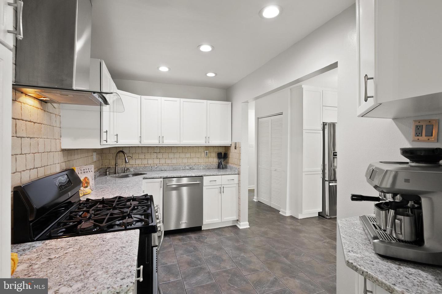 4006 NOVAR DR, CHANTILLY, Virginia 20151, 4 Bedrooms Bedrooms, ,2 BathroomsBathrooms,Residential,For sale,4006 NOVAR DR,VAFX2268096 MLS # VAFX2268096