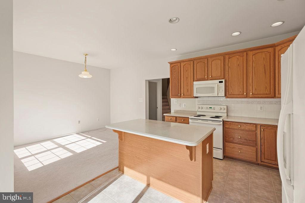 8256 SHANNONS LANDING WAY, LORTON, Virginia 22079, 3 Bedrooms Bedrooms, 11 Rooms Rooms,2 BathroomsBathrooms,Residential,For sale,8256 SHANNONS LANDING WAY,VAFX2268606 MLS # VAFX2268606 8256 SHANNONS LANDING WAY, LORTON, Virginia 22079, 3 Bedrooms Bedrooms, 11 Rooms Rooms,2 BathroomsBathrooms,Residential,For sale,8256 SHANNONS LANDING WAY,VAFX2268606 MLS # VAFX2268606