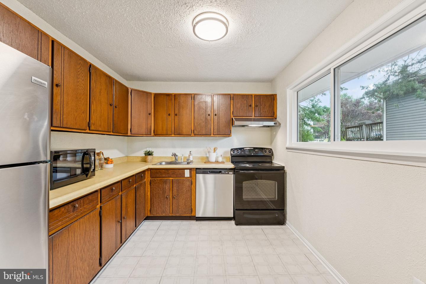 12802 VALLEYWOOD DR, WOODBRIDGE, Virginia 22192, 3 Bedrooms Bedrooms, ,3 BathroomsBathrooms,Residential,For sale,12802 VALLEYWOOD DR,VAPW2104430 MLS # VAPW2104430