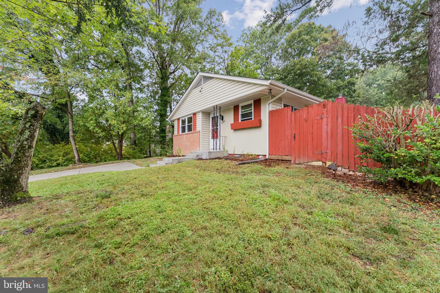 12802 VALLEYWOOD DR, WOODBRIDGE, Virginia 22192, 3 Bedrooms Bedrooms, ,3 BathroomsBathrooms,Residential,For sale,12802 VALLEYWOOD DR,VAPW2104430 MLS # VAPW2104430