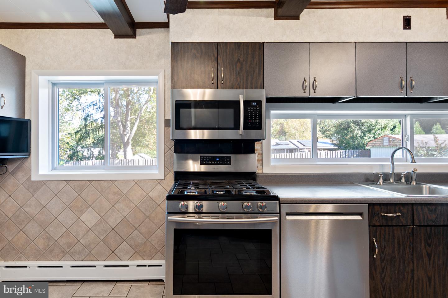 8917 LINTON LN, ALEXANDRIA, Virginia 22308, 3 Bedrooms Bedrooms, ,2 BathroomsBathrooms,Residential,For sale,8917 LINTON LN,VAFX2268506 MLS # VAFX2268506 8917 LINTON LN, ALEXANDRIA, Virginia 22308, 3 Bedrooms Bedrooms, ,2 BathroomsBathrooms,Residential,For sale,8917 LINTON LN,VAFX2268506 MLS # VAFX2268506
