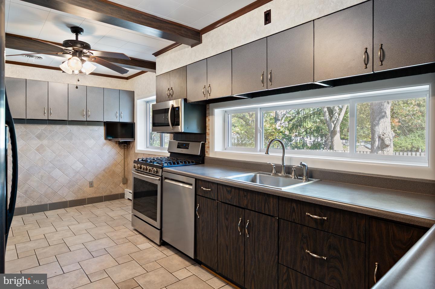 8917 LINTON LN, ALEXANDRIA, Virginia 22308, 3 Bedrooms Bedrooms, ,2 BathroomsBathrooms,Residential,For sale,8917 LINTON LN,VAFX2268506 MLS # VAFX2268506 8917 LINTON LN, ALEXANDRIA, Virginia 22308, 3 Bedrooms Bedrooms, ,2 BathroomsBathrooms,Residential,For sale,8917 LINTON LN,VAFX2268506 MLS # VAFX2268506