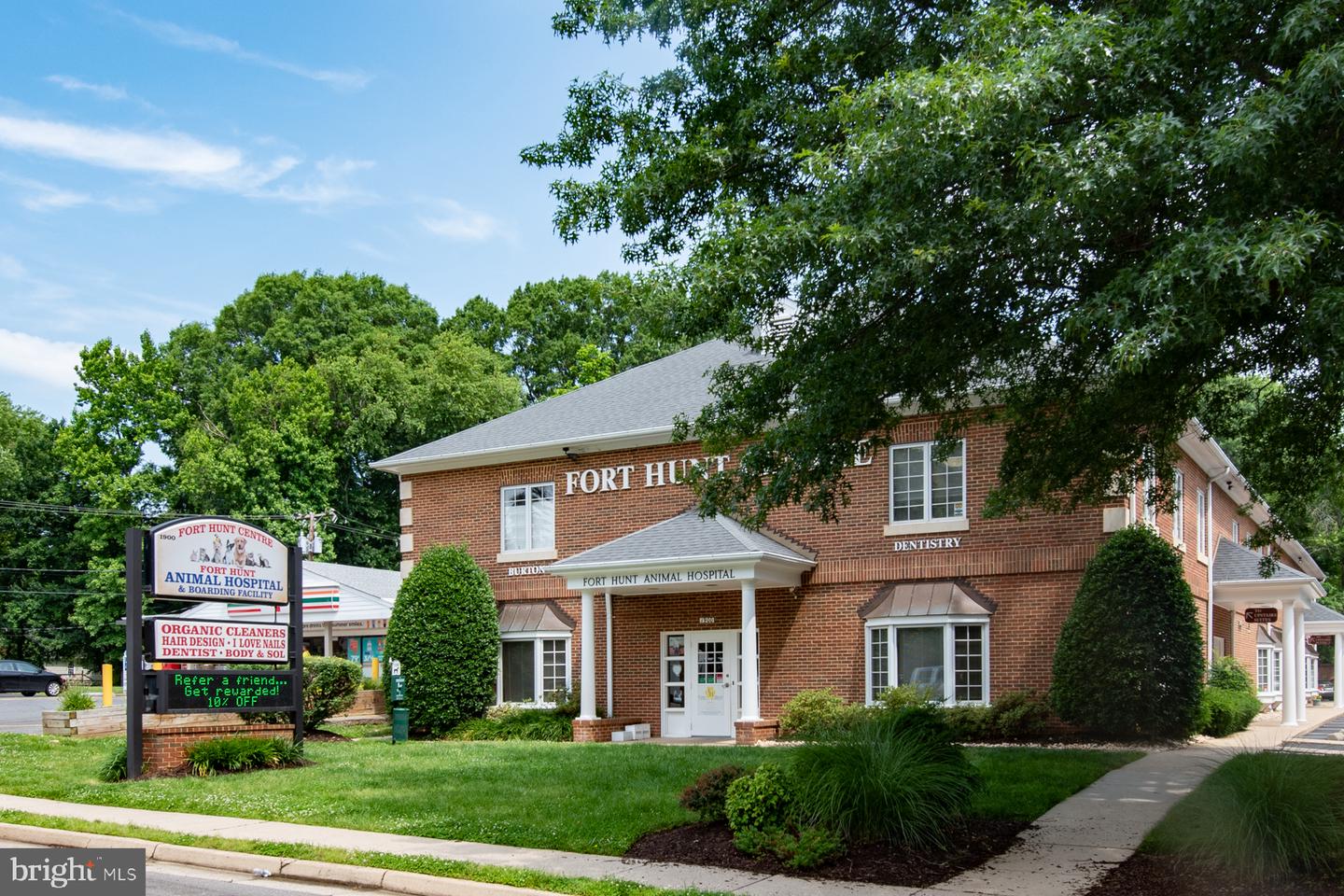 8917 LINTON LN, ALEXANDRIA, Virginia 22308, 3 Bedrooms Bedrooms, ,2 BathroomsBathrooms,Residential,For sale,8917 LINTON LN,VAFX2268506 MLS # VAFX2268506 8917 LINTON LN, ALEXANDRIA, Virginia 22308, 3 Bedrooms Bedrooms, ,2 BathroomsBathrooms,Residential,For sale,8917 LINTON LN,VAFX2268506 MLS # VAFX2268506