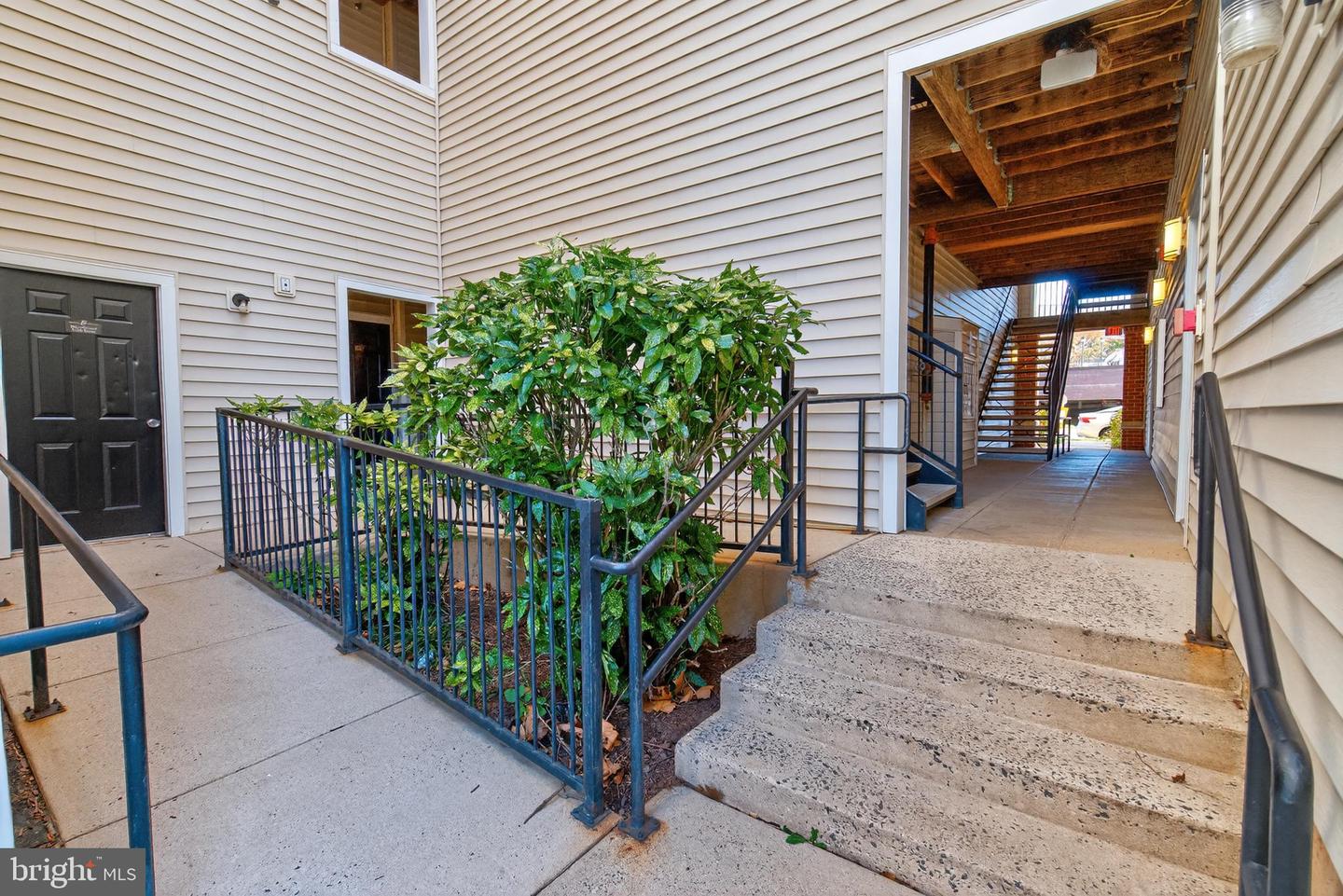 11319 ARISTOTLE DR #3-106, FAIRFAX, Virginia 22030, 2 Bedrooms Bedrooms, ,2 BathroomsBathrooms,Residential,For sale,11319 ARISTOTLE DR #3-106,VAFX2268738 MLS # VAFX2268738