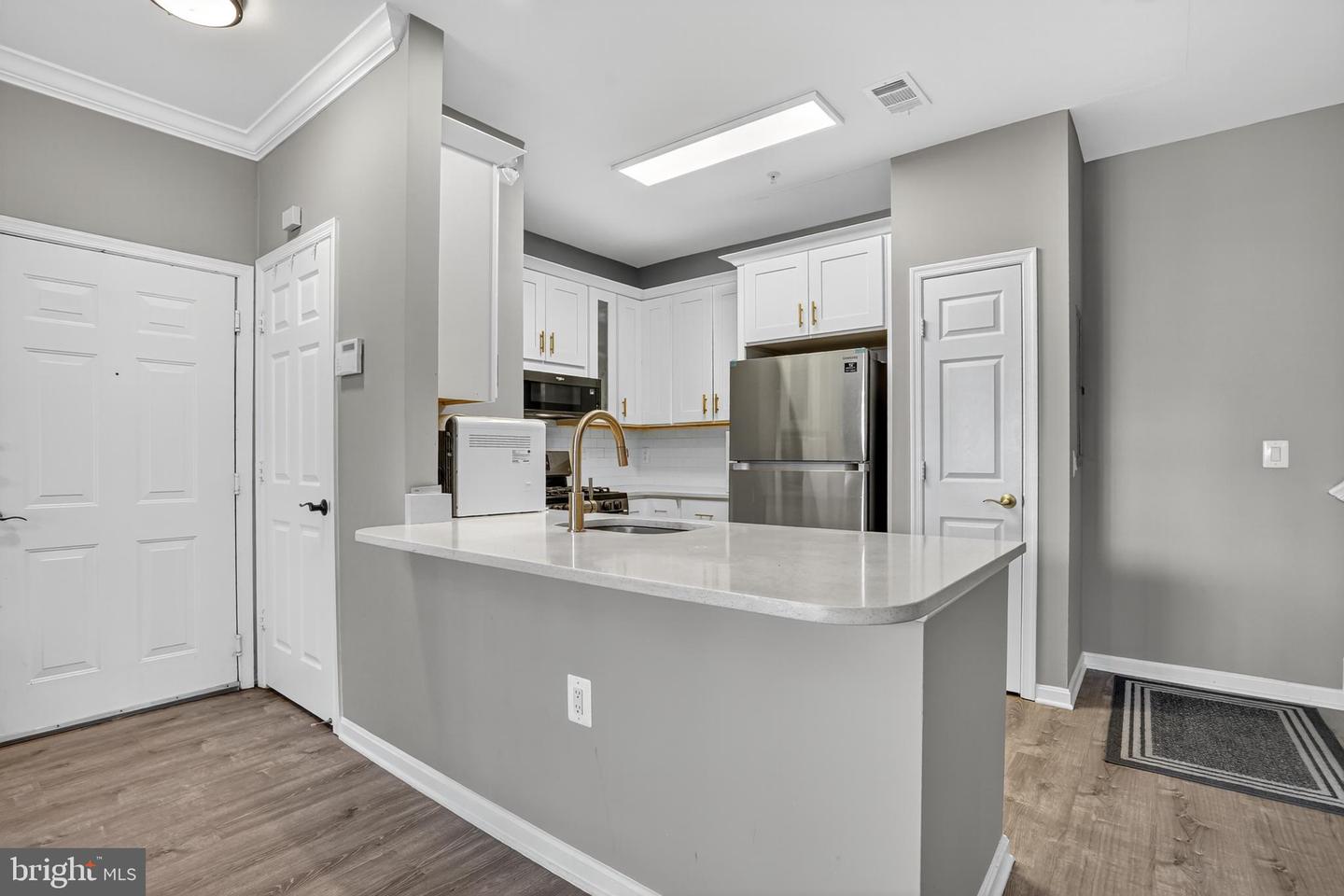 11319 ARISTOTLE DR #3-106, FAIRFAX, Virginia 22030, 2 Bedrooms Bedrooms, ,2 BathroomsBathrooms,Residential,For sale,11319 ARISTOTLE DR #3-106,VAFX2268738 MLS # VAFX2268738